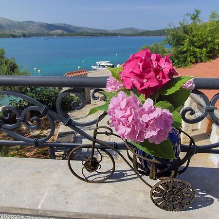 Sea Breeze - Front Sea Apartment Zaboric Εξωτερικό φωτογραφία