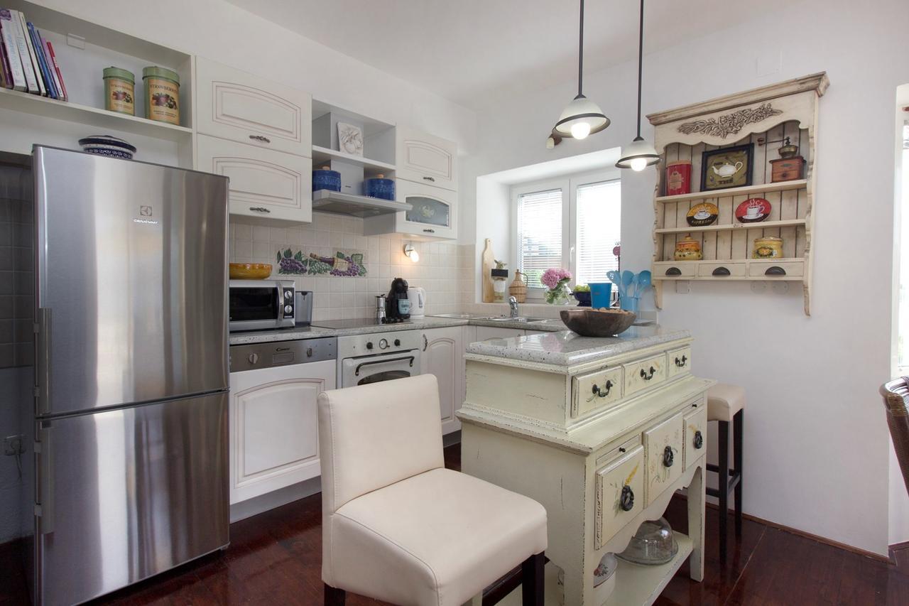 Sea Breeze - Front Sea Apartment Zaboric Εξωτερικό φωτογραφία