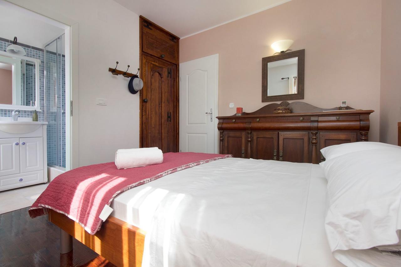 Sea Breeze - Front Sea Apartment Zaboric Εξωτερικό φωτογραφία