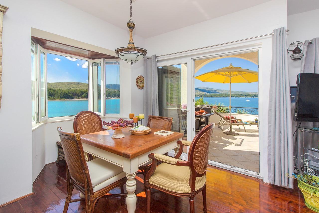 Sea Breeze - Front Sea Apartment Zaboric Εξωτερικό φωτογραφία