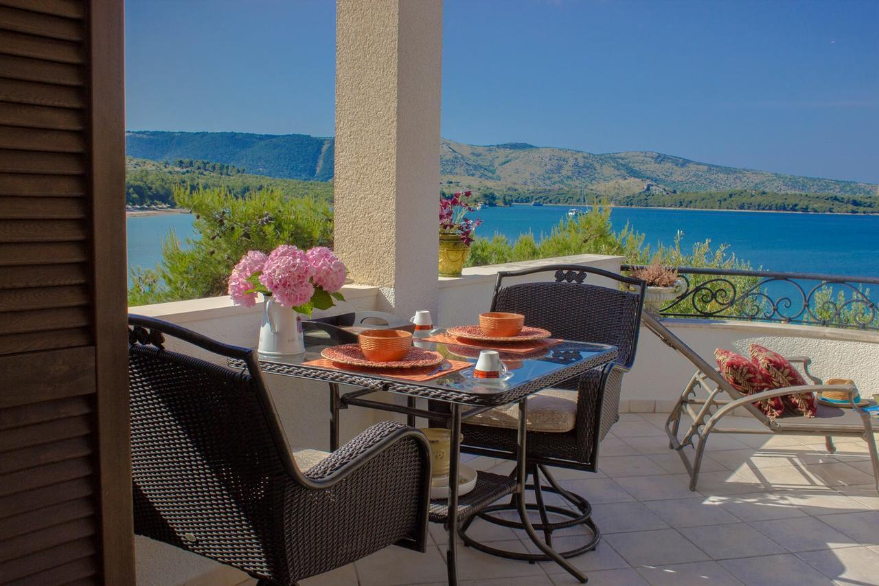 Sea Breeze - Front Sea Apartment Zaboric Εξωτερικό φωτογραφία