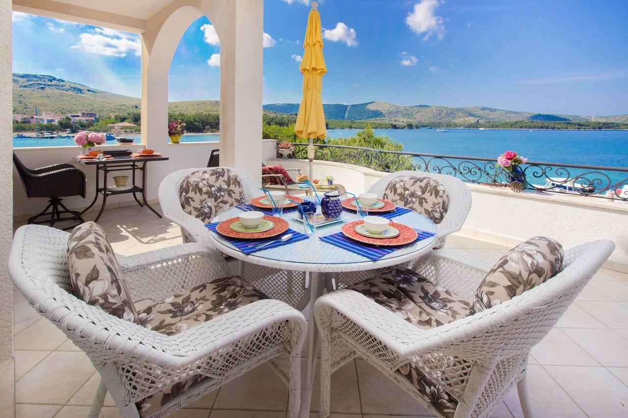 Sea Breeze - Front Sea Apartment Zaboric Εξωτερικό φωτογραφία