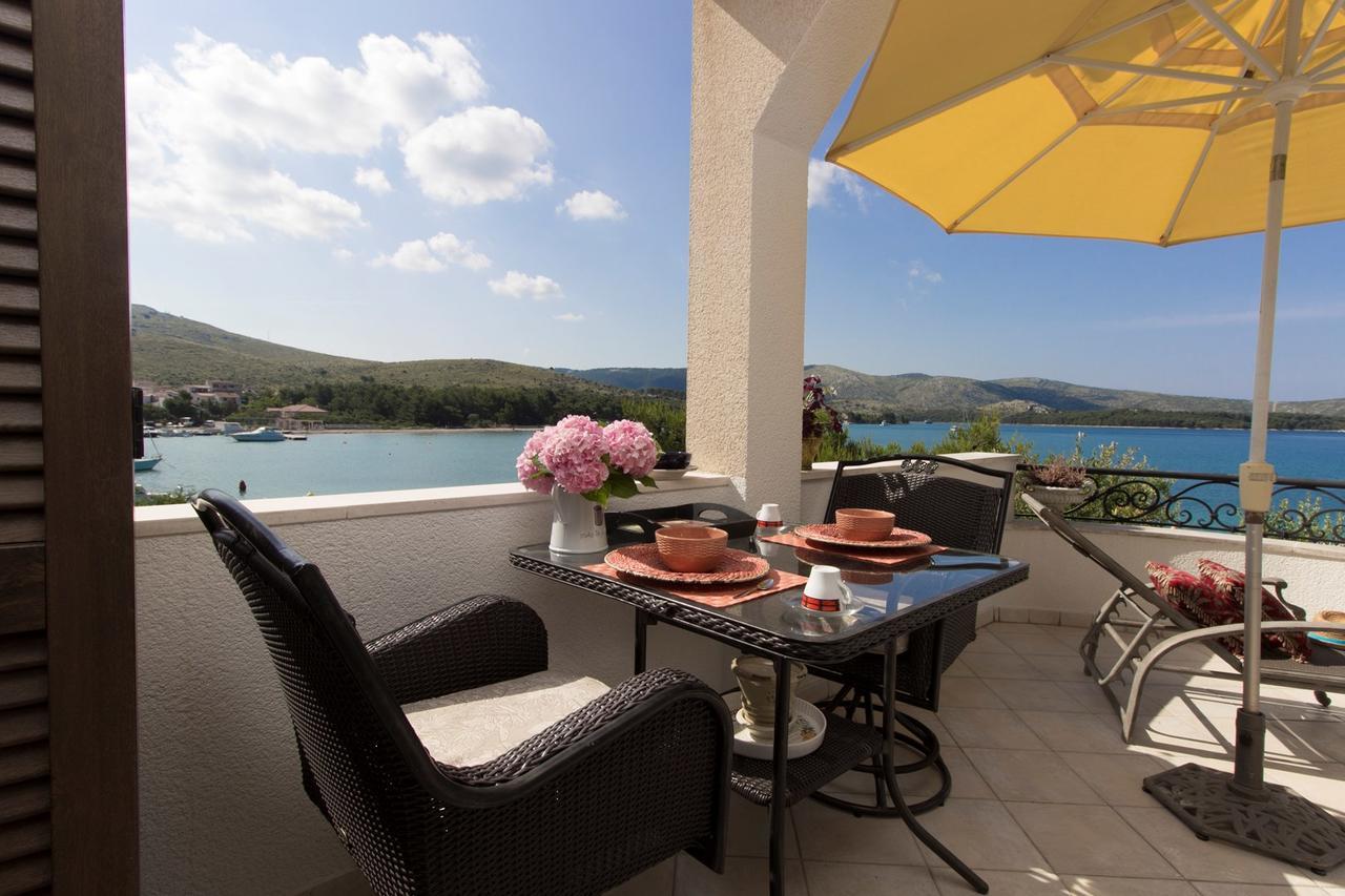 Sea Breeze - Front Sea Apartment Zaboric Εξωτερικό φωτογραφία