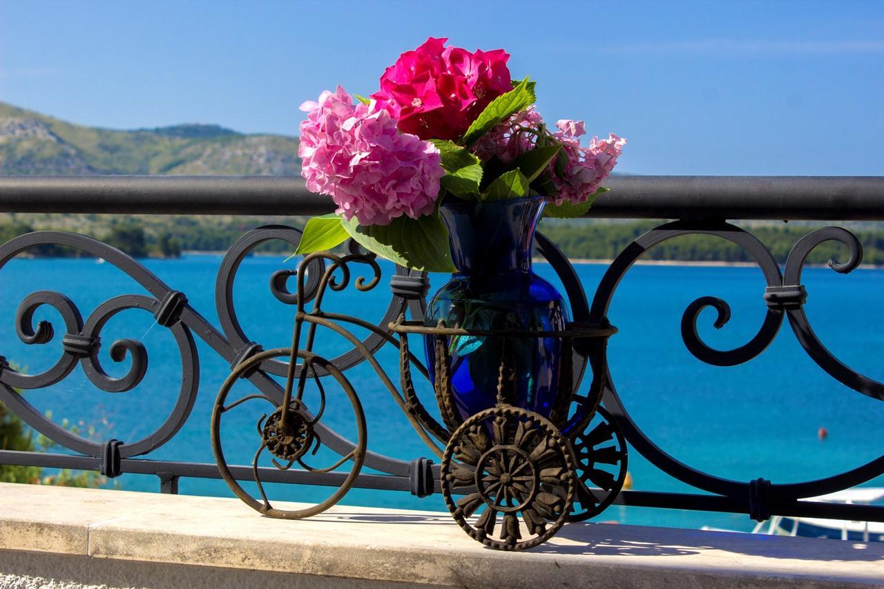 Sea Breeze - Front Sea Apartment Zaboric Εξωτερικό φωτογραφία