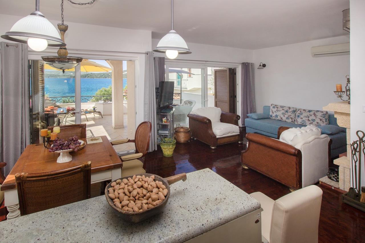 Sea Breeze - Front Sea Apartment Zaboric Εξωτερικό φωτογραφία