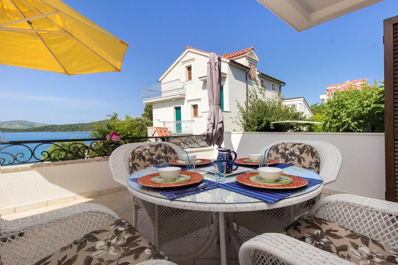Sea Breeze - Front Sea Apartment Zaboric Εξωτερικό φωτογραφία