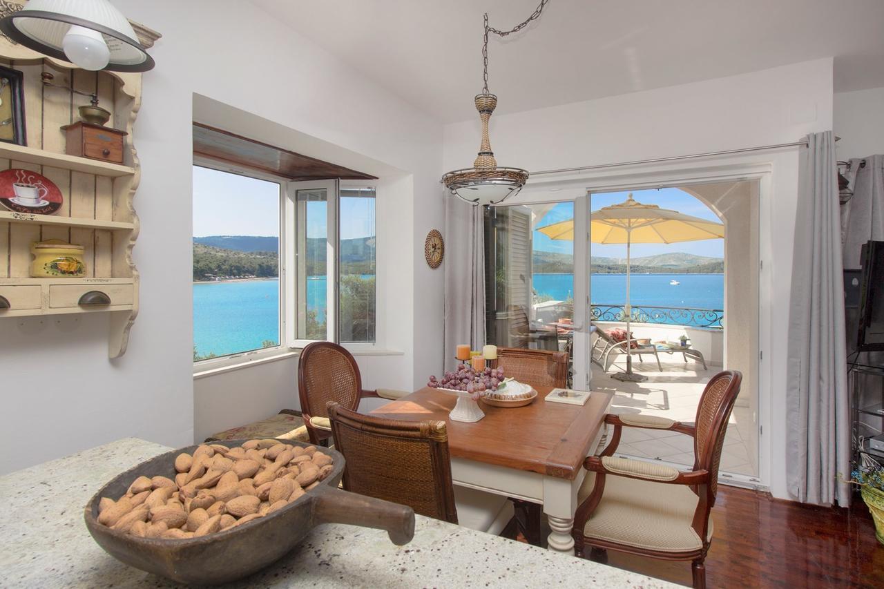Sea Breeze - Front Sea Apartment Zaboric Εξωτερικό φωτογραφία